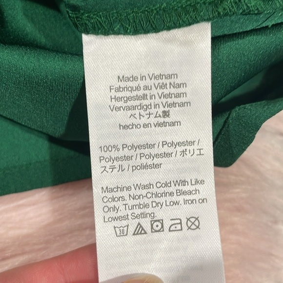 J Crew Puff-sleeve satin-back crepe top green Petite NWT - Picture 9 of 9